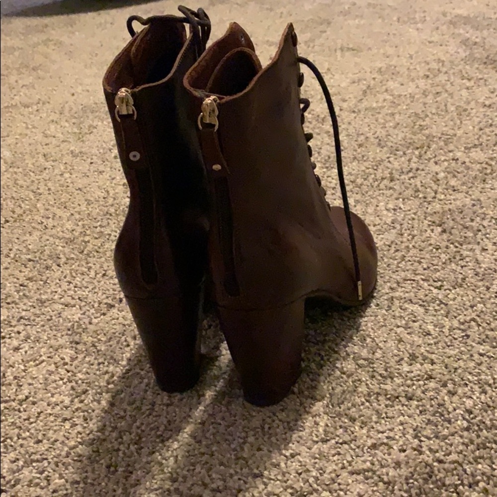 Shoe - Picture 3 of 3